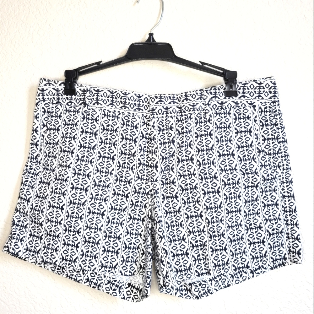 Banana Republic White & Navy Print Chino Short